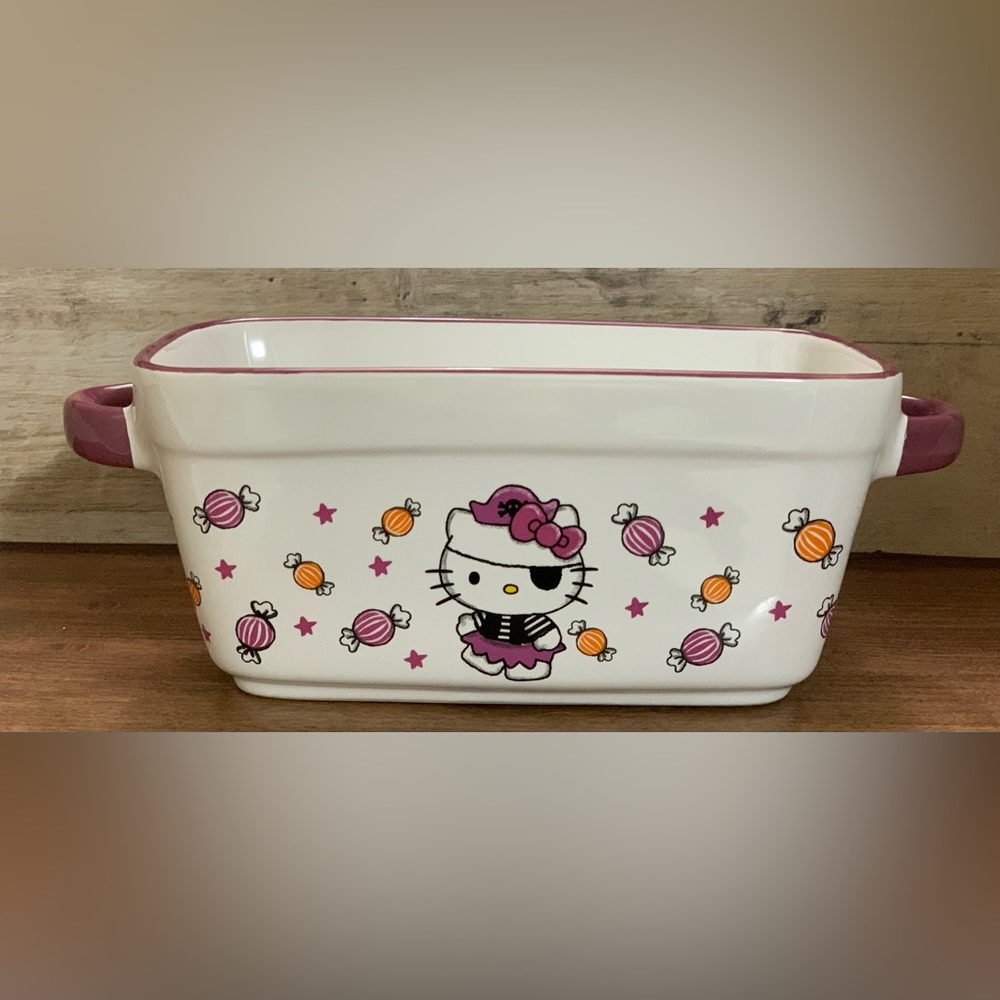 Super Cute 🥰 Hello Kitty Halloween 🎃 Baking Pan -NEW